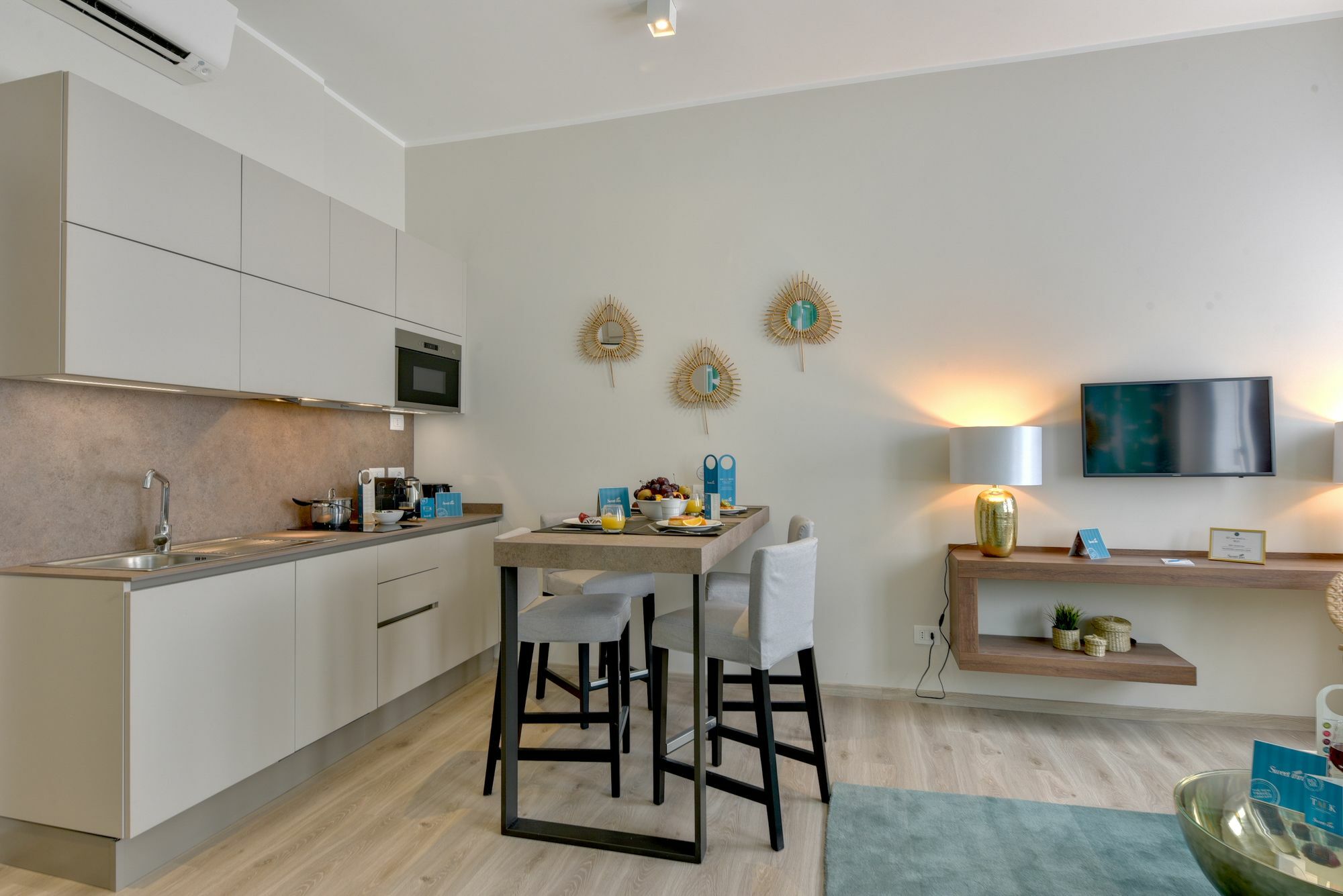 Sweet Inn Apartments - Dogana Милан Экстерьер фото